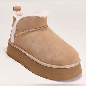 🎅🏽Koolaburra  By UGGs Cozy Tan Women's Platform Boot Size 12